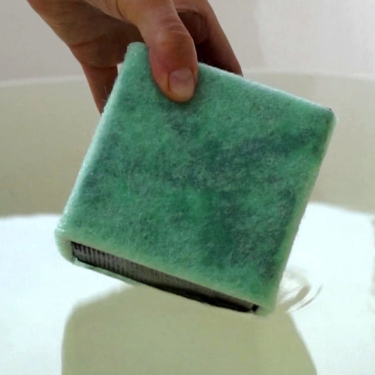 Cube protecteur d'abreuvoirs pour chevaux