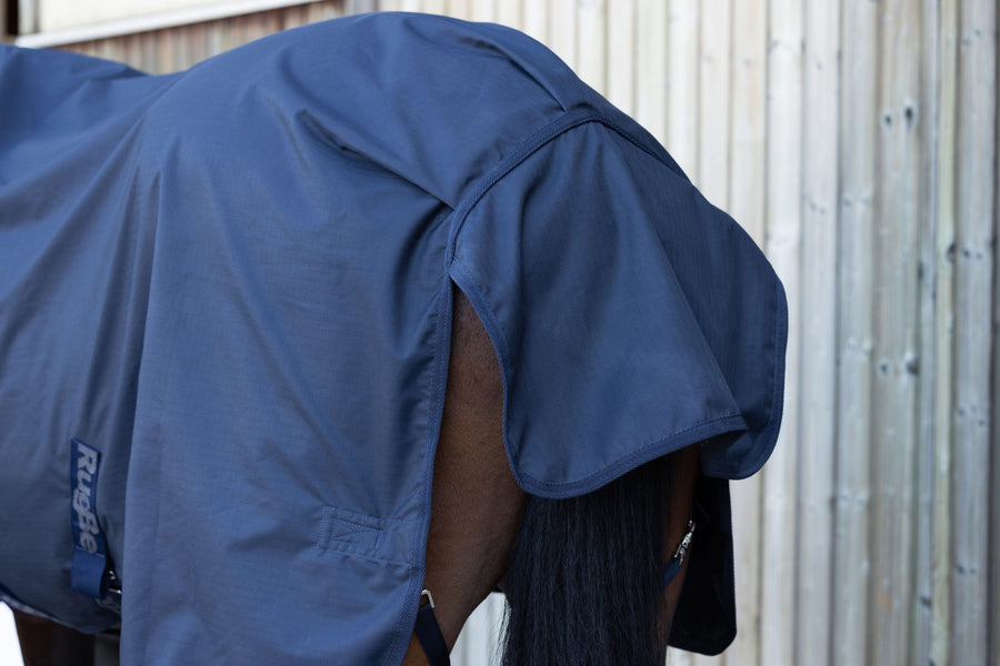 Couverture imperméable d'extérieur RugBe Zero 0 g bleu marine – rabat de queue