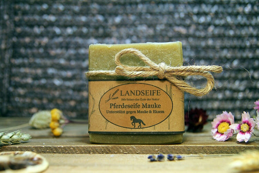 Savon bio gale de boue Landseife, 140 g, avec son étiquette